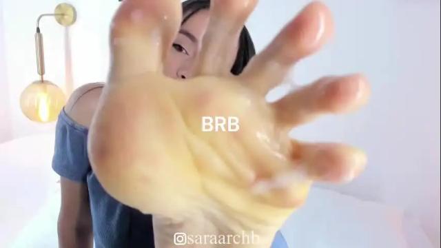 Image 7 of saraarchbould Stream on Chaturbate on 16 days ago