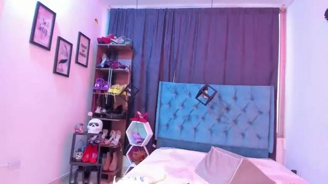 Image 3 of saraavans Stream on Chaturbate on 15 months ago