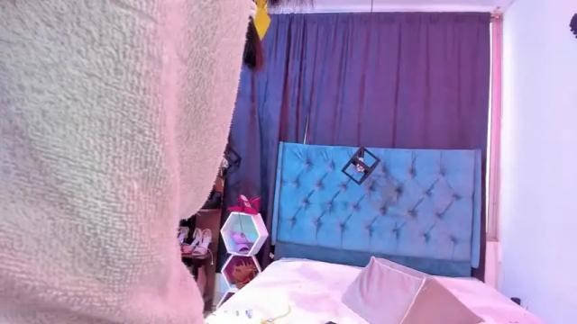 Image 4 of saraavans Stream on Chaturbate on 15 months ago