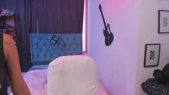 Image 8 of saraavans Stream on Chaturbate on 15 months ago