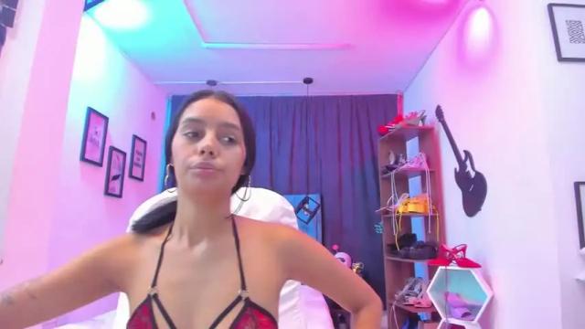 Image 2 of saraavans Stream on Chaturbate on 14 months ago