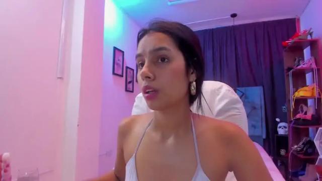 Image 4 of saraavans Stream on Chaturbate on 14 months ago