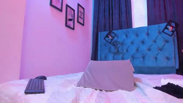 Image 4 of saraavans Stream on Chaturbate on 18 months ago