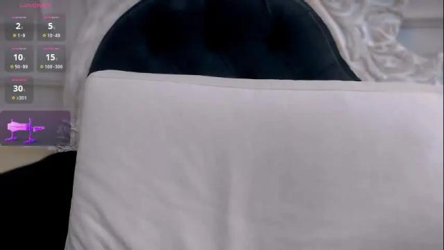 Image 7 of sarabennet_ Stream on Chaturbate on 3 months ago