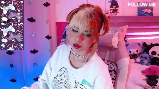 Image 6 of saraclover_ Stream on Chaturbate on 14 months ago