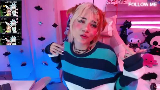 Image 10 of saraclover_ Stream on Chaturbate on 13 months ago