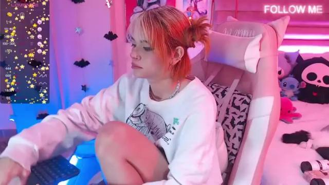 Image 11 of saraclover_ Stream on Chaturbate on 13 months ago