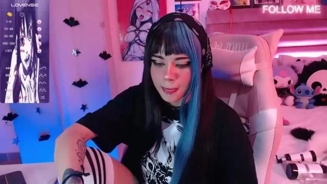 Image 3 of saraclover_ Stream on Chaturbate on 13 months ago