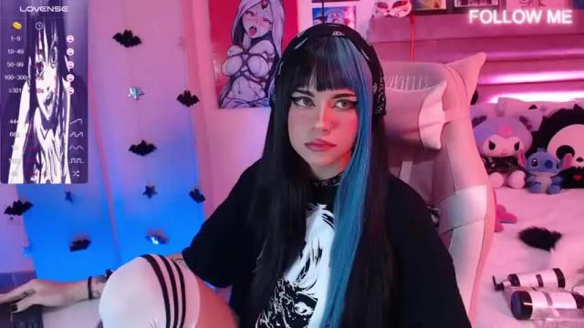 Image 7 of saraclover_ Stream on Chaturbate on 13 months ago
