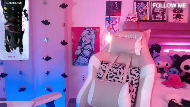 Image 10 of saraclover_ Stream on Chaturbate on 13 months ago