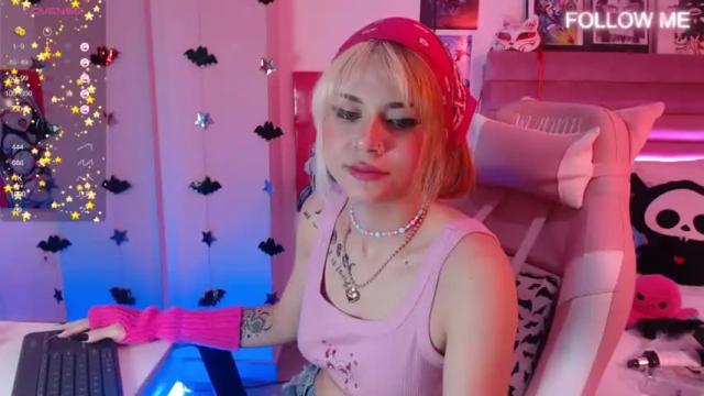 Image 10 of saraclover_ Stream on Chaturbate on 13 months ago