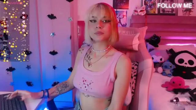 Image 3 of saraclover_ Stream on Chaturbate on 13 months ago