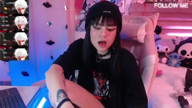 Image 8 of saraclover_ Stream on Chaturbate on 13 months ago