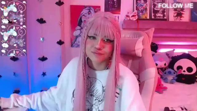 Image 2 of saraclover_ Stream on Chaturbate on 13 months ago