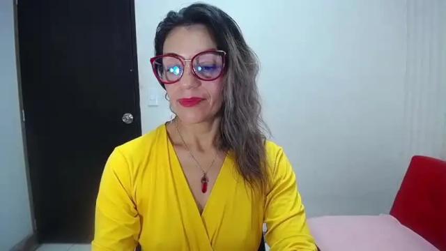 Image 10 of saradaniiela Stream on Chaturbate on 16 months ago