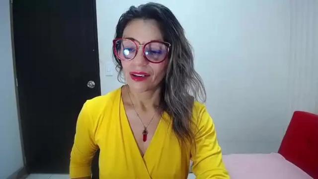 Image 11 of saradaniiela Stream on Chaturbate on 16 months ago