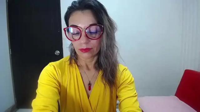 Image 8 of saradaniiela Stream on Chaturbate on 16 months ago