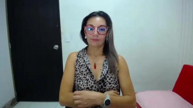 Image 8 of saradaniiela Stream on Chaturbate on 16 months ago