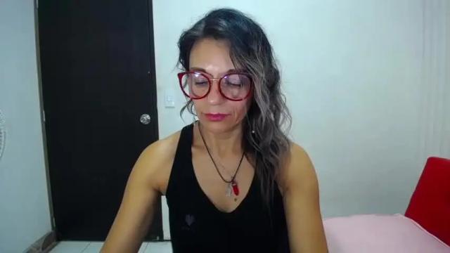 Image 10 of saradaniiela Stream on Chaturbate on 16 months ago
