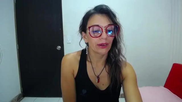 Image 11 of saradaniiela Stream on Chaturbate on 16 months ago