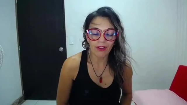 Image 7 of saradaniiela Stream on Chaturbate on 16 months ago