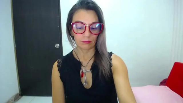 Image 10 of saradaniiela Stream on Chaturbate on 16 months ago