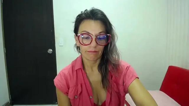 Image 12 of saradaniiela Stream on Chaturbate on 16 months ago