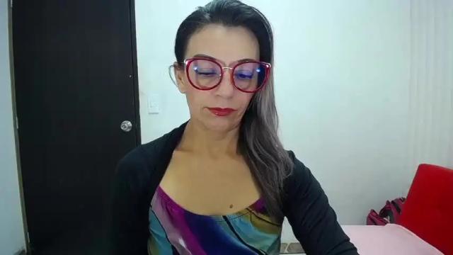 Image 10 of saradaniiela Stream on Chaturbate on 16 months ago