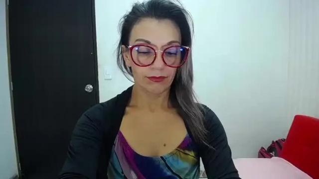 Image 11 of saradaniiela Stream on Chaturbate on 16 months ago