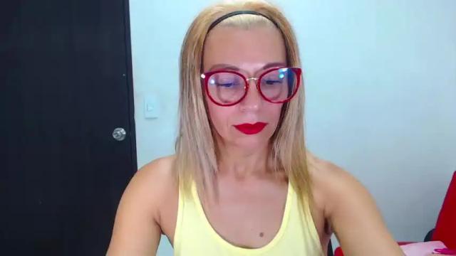 Image 3 of saradaniiela Stream on Chaturbate on 14 months ago