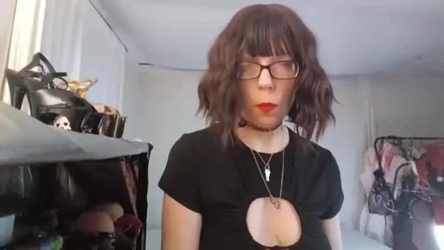 Image 12 of saradesirexo Stream on Chaturbate on 15 months ago