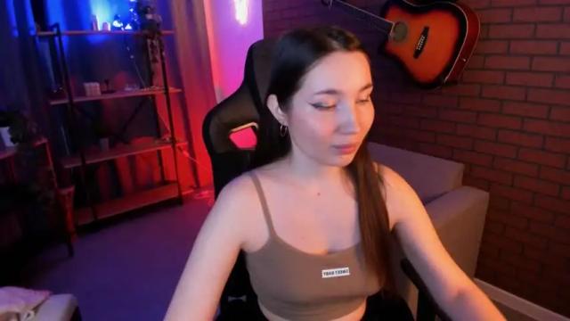 Image 2 of sarafreedman Stream on Chaturbate on 14 months ago