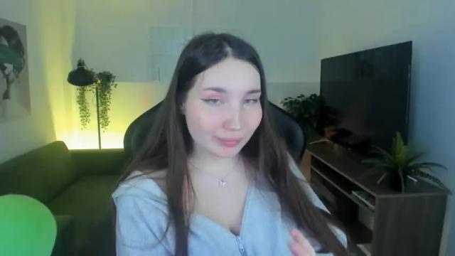 Image 10 of sarafreedman Stream on Chaturbate on 13 months ago