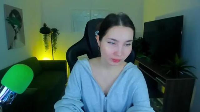 Image 7 of sarafreedman Stream on Chaturbate on 13 months ago