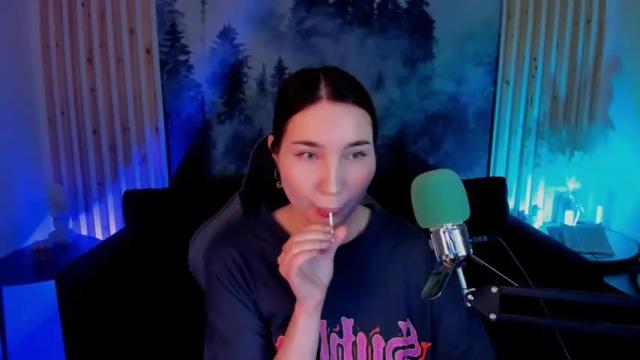 Image 8 of sarafreedman Stream on Chaturbate on 13 months ago