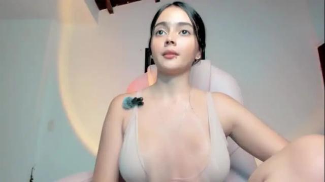 Image 4 of sarah_angelll Stream on Chaturbate on 4 months ago