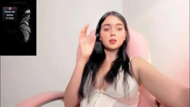 Image 11 of sarah_angelll Stream on Chaturbate on 1 month ago