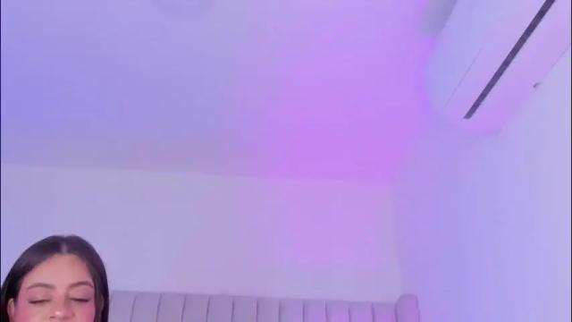 Image 2 of sarah_bonneth Stream on Chaturbate on 17 days ago