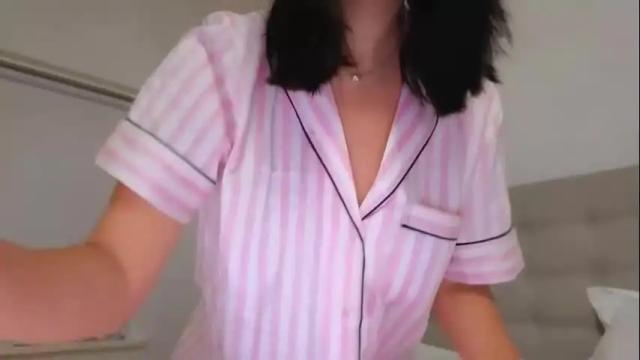 Image 3 of sarah_heart_aus Stream on Chaturbate on 6 days ago
