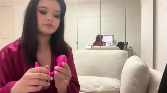 Image 12 of sarah_heart_aus Stream on Chaturbate on 3 months ago