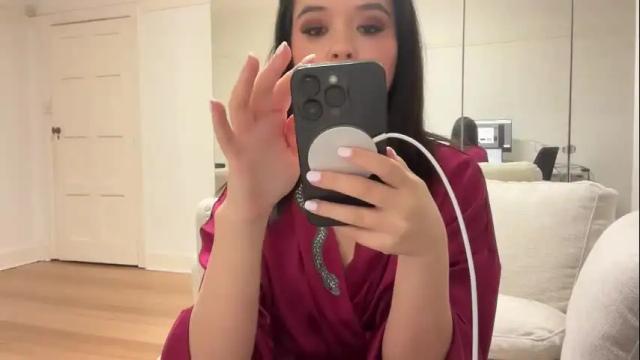 Image 2 of sarah_heart_aus Stream on Chaturbate on 3 months ago