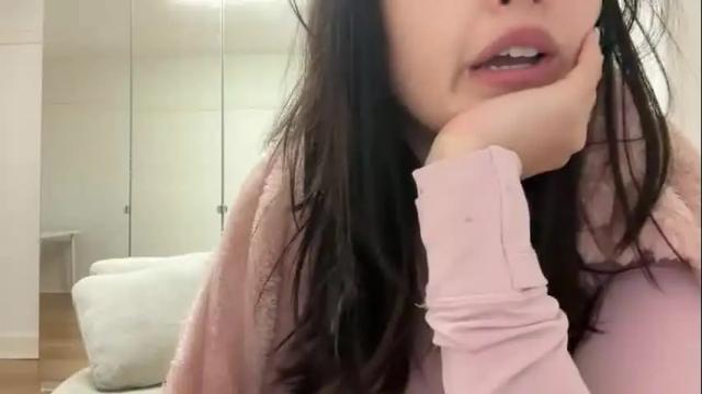 Image 11 of sarah_heart_aus Stream on Chaturbate on 3 months ago