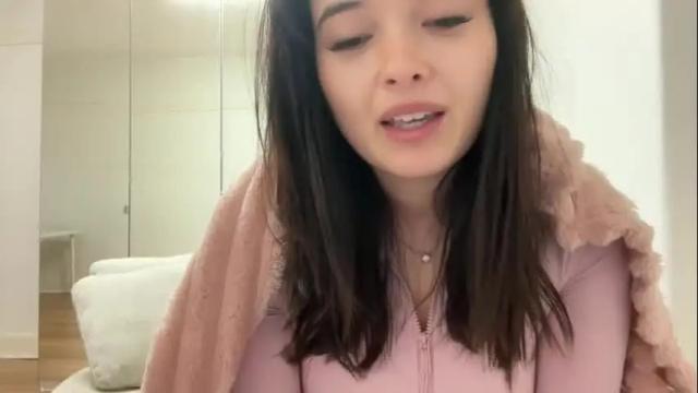 Image 12 of sarah_heart_aus Stream on Chaturbate on 3 months ago