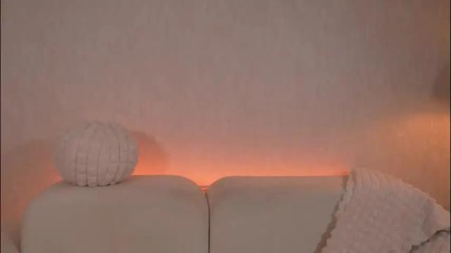 Image 2 of sarah_hiill Stream on Chaturbate on 1 month ago