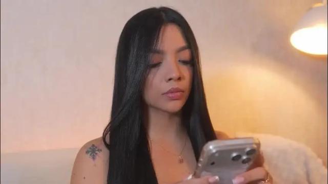 Image 2 of sarah_hiill Stream on Chaturbate on 10 days ago