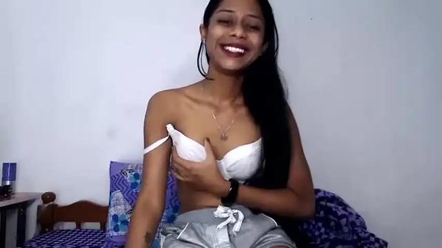Image 12 of sarah_hotty Stream on Chaturbate on 26 months ago