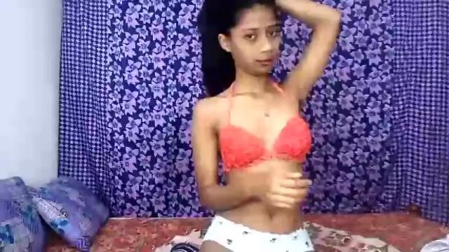 Image 8 of sarah_hotty Stream on Chaturbate on 16 months ago