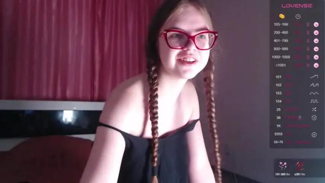 Image 2 of sarah_hs Stream on Chaturbate on 13 months ago