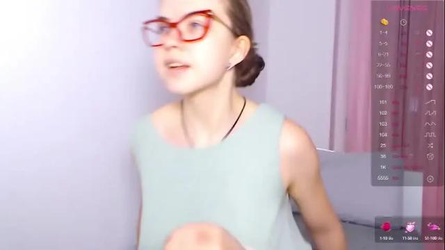 Image 3 of sarah_hs Stream on Chaturbate on 6 days ago