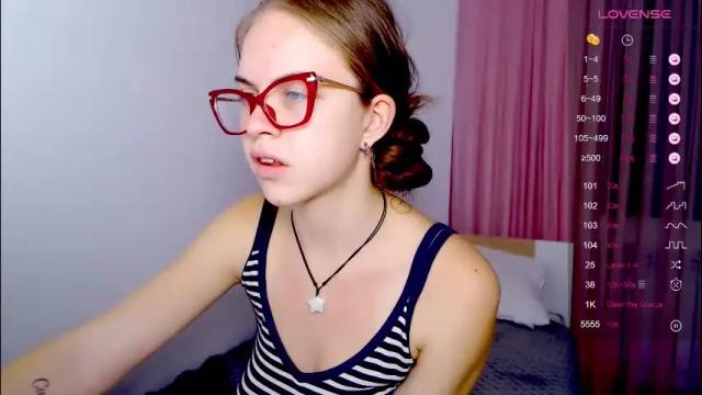Image 10 of sarah_hs Stream on Chaturbate on 4 months ago